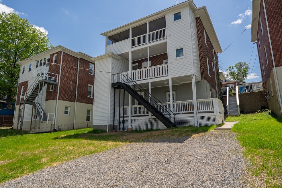 1131 Wasena Ave SW unit A, Roanoke, VA 24015 - photo 1