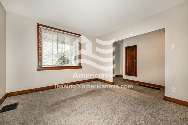 726 Grandview Ave, East Pittsburgh, PA 15112 - photo 2