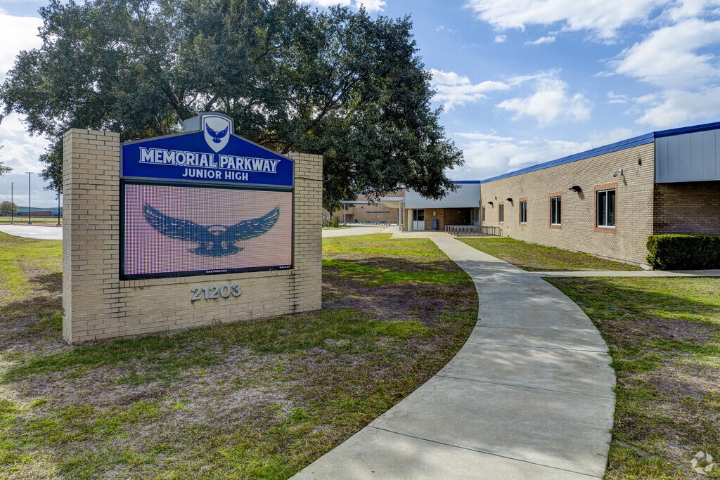Memorial Parkway Junior High thrives in Katy, TX, shaping young minds since 1982.