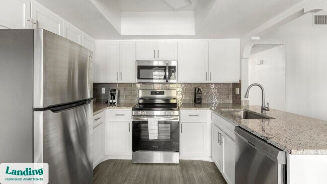 5272 Tamarus St unit 1404D.1411247, Las Vegas, NV 89119 - photo 4