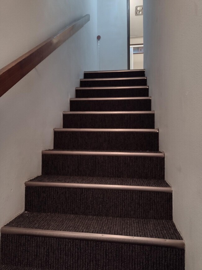 1037 Vine Ave, Coos Bay, OR 97420 - photo 5