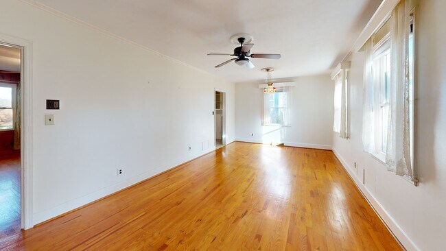 107 N Thompson St, Shelby, NC 28150 - photo 2