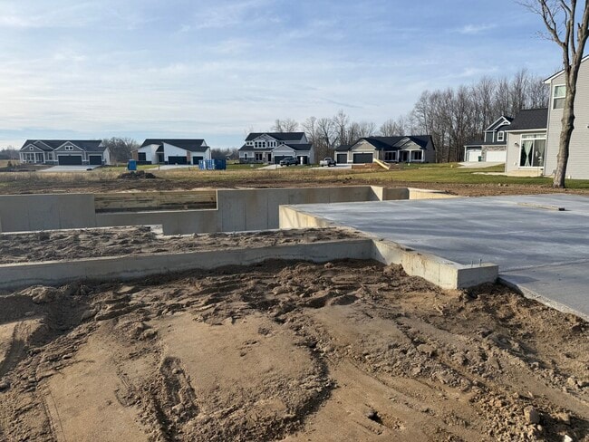 6562 Windford Ln, Grand Ledge, MI 48837 - photo 2