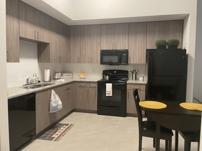 Fair Oaks, Homestead, FL 33033 - photo 6