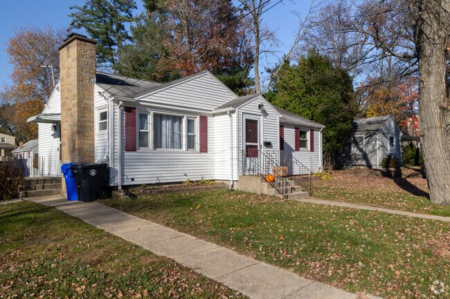 Single-family homes line the streets of Greystone-Centredale.