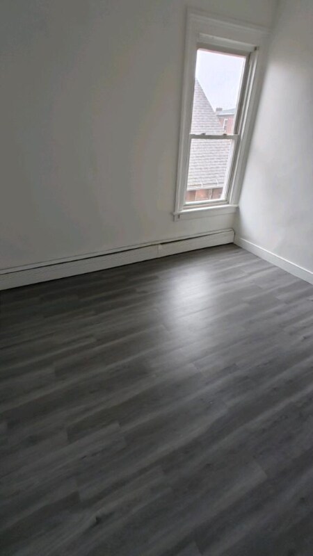 118 Babcock St unit 3rd Floor, Hartford, CT 06106 - photo 2