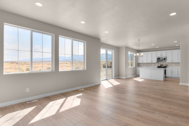 541 W Coyote Ridge Rd, Grantsville, UT 84029 - photo 6