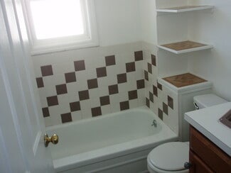 759 Veto St NW Unit 2, Grand Rapids, MI 49504