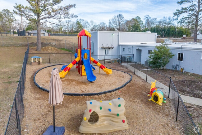 North Highlands School has great facilities for kids in Jasper.