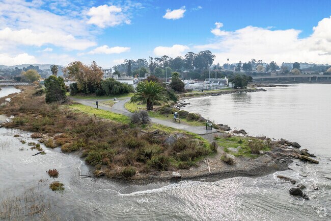Bayfront Park has a beautiful hiking trail along the coast.