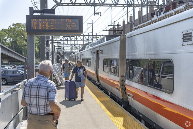The South Norwalk Train Station provides commuting access for West Norwalk residents.