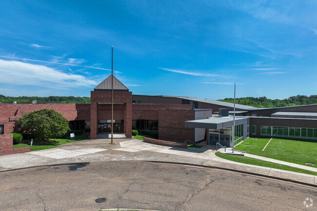 Northwest Jackson IBMYP Middle School serves 244 students in grades 6 - 8.