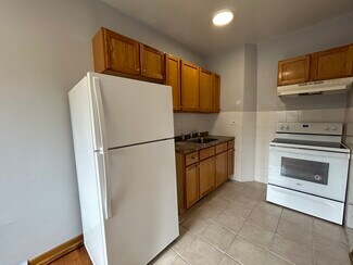 6956 N Ashland Ave Unit 302, Chicago, IL 60626