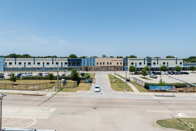 Idea Edgecliff College Preparatory's design includes well-maintained facilities.