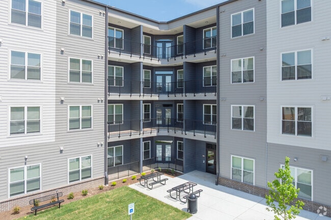 The Eclipse in Russell, Louisville, KY 40211 - photo 4