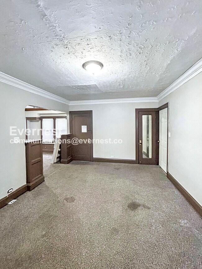 12110 Lenacrave Ave unit 2, Cleveland, OH 44105 - photo 6