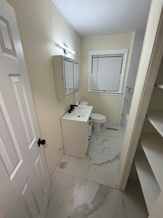 116 S Hammes Ave, Joliet, IL 60436 - photo 7