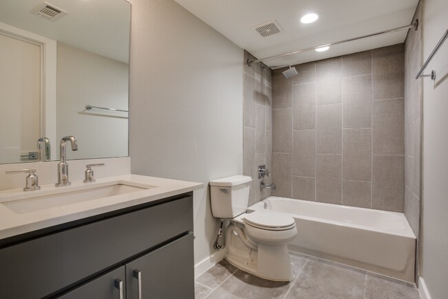 3328 Cedarplaza Ln unit 205, Dallas, TX 75235 - photo 7
