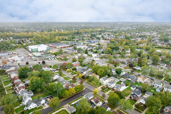 Kenilworth is mostly residential with some retail around it.