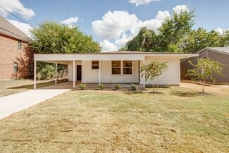 104 Moss St, College Station, TX 77840
