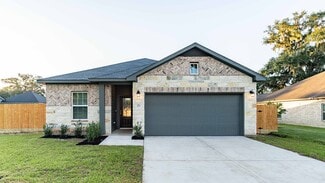 223 Freeman Blvd, West Columbia, TX 77486
