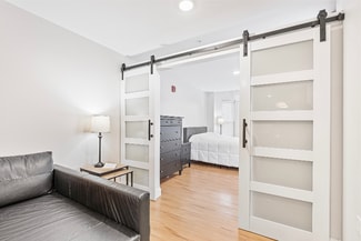 1361 Elm St Unit DLX+1BR, Manchester, NH 03101