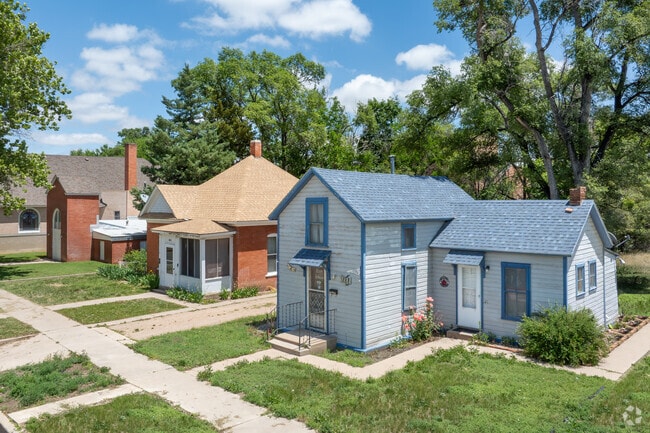 Charming cottage homes, typically built before 1940, add character with their small footprints, cozy interiors, and often colorful façades, reflecting Rocky Ford’s long history.