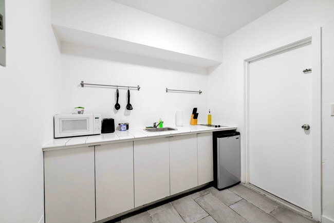 515 NE 82nd St unit FL1-ID1022222P, Miami, FL 33138 - photo 6