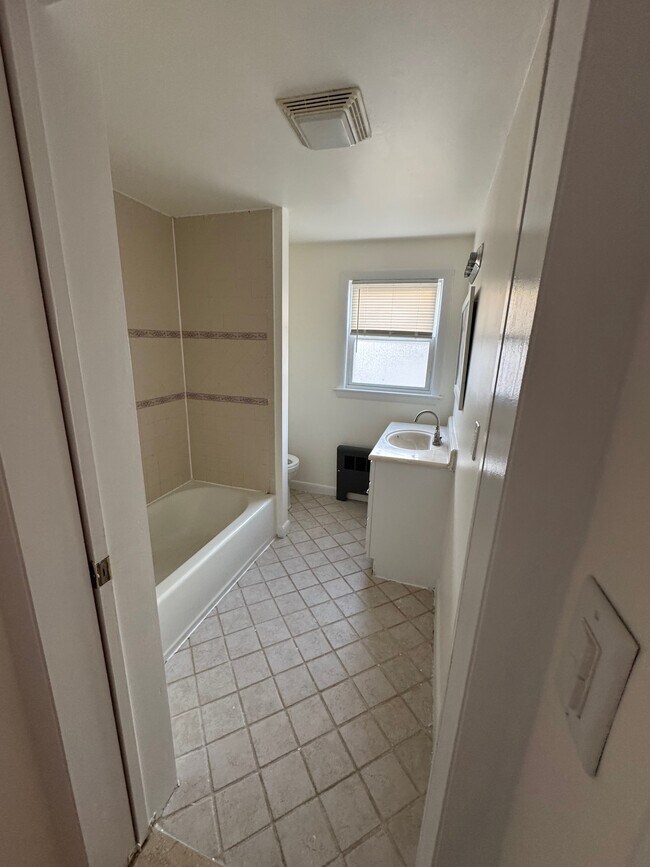 115 Vermont St unit 1, West Roxbury, MA 02132 - photo 5