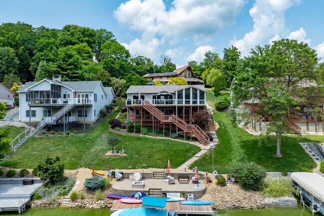 Homes on the lake have all the amenities you need to entertain in Hidden Valley.