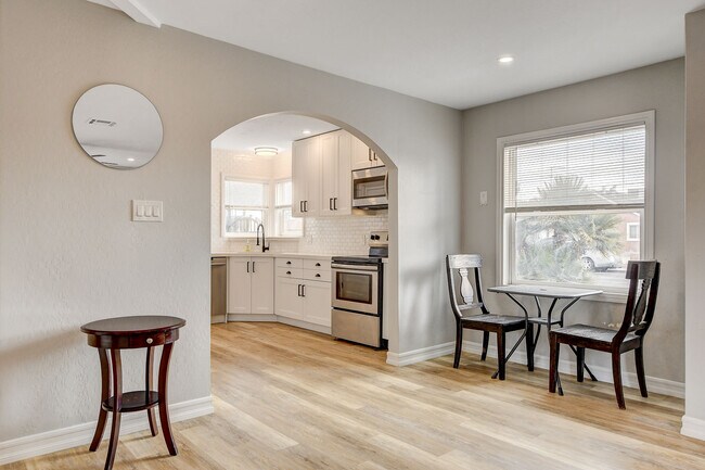 1017 E Oakey Blvd, Las Vegas, NV 89104 - photo 7