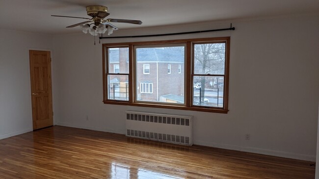 16619 25th Ave unit 2nd Floor, Whitestone, NY 11357 - photo 4