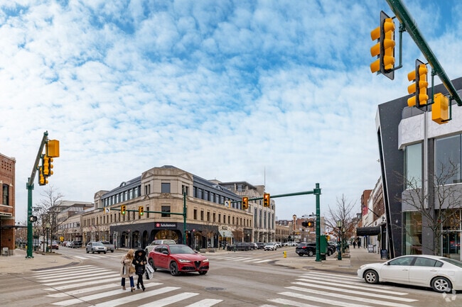 Downtown Birmingham boasts a robust shopping scene with a mix of outlets and local shops.