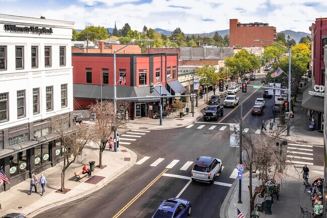 Downtown Coeur d'Alene is always bustling with lively activity near the Garden District.