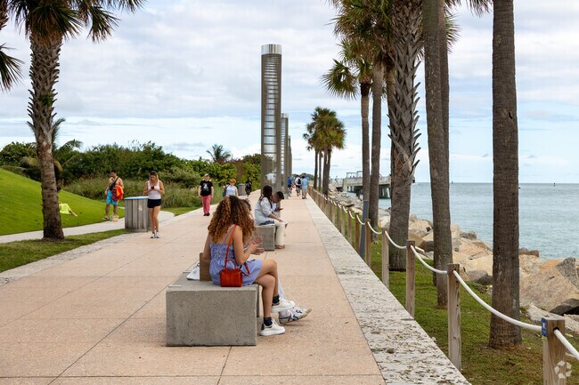 Ocean front walkways and beautiful parks are amongst the best attractions in Miami Beach.