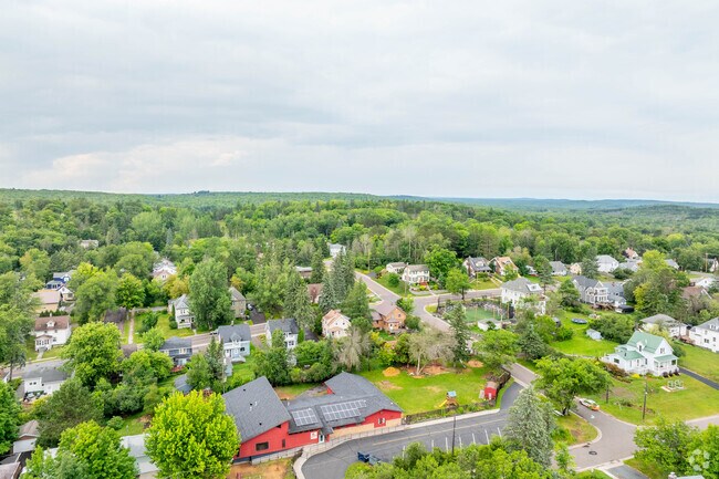 Montessori School of Duluth, MN, offers a unique educational approach based on Montessori princi