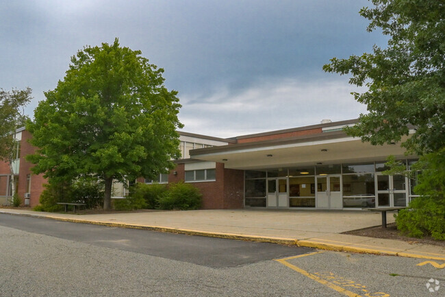 Mitchell Elementary School provides education in the neighborhood of 
Bridgewater