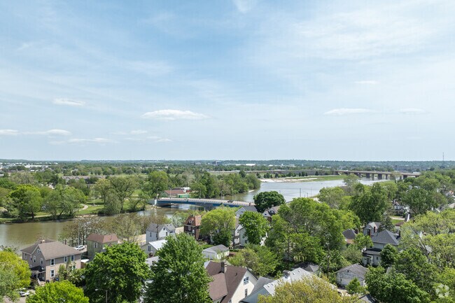 Riverdale is settled against the west banks of the Great Miami and Stillwater rivers.