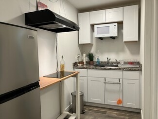 321 NE 162nd Ave Unit Attic, Portland, OR 97230