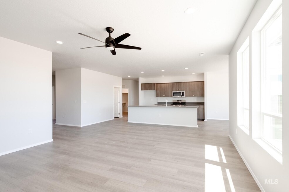 1204 W Cub River Dr, Meridian, ID 83642 - photo 1