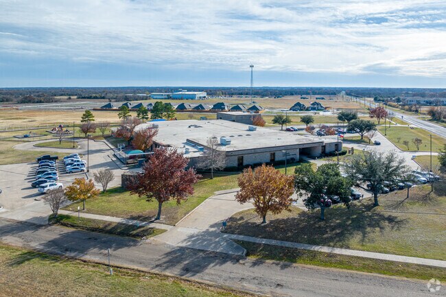 Commerce Elementary School serves children from Pre-K to 2nd grade.