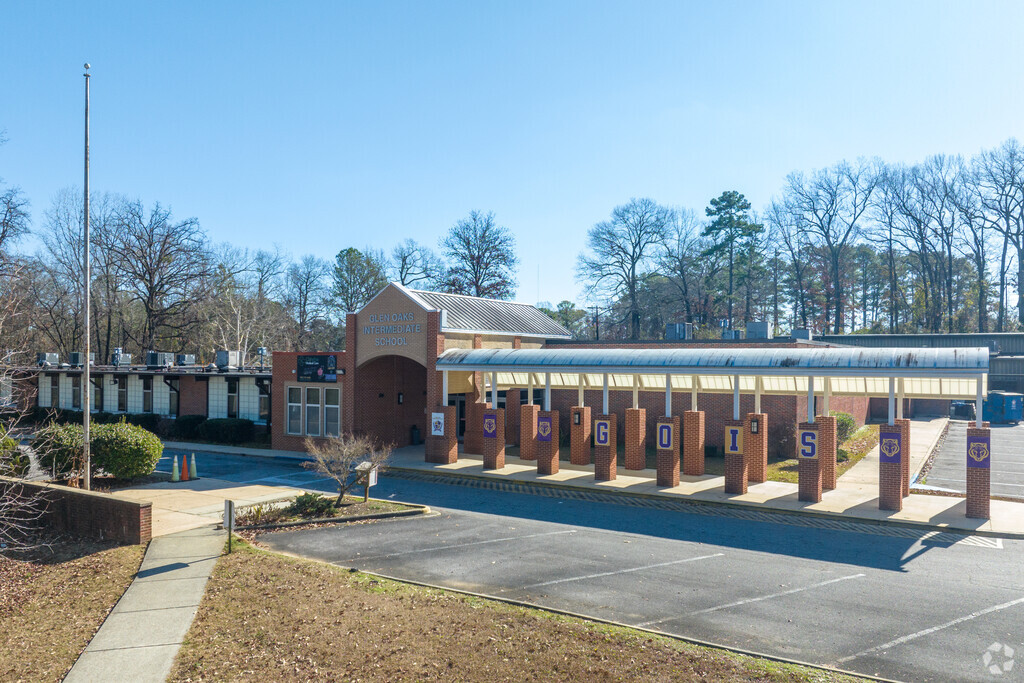 Glen Oaks Intermediate School inspires kids to do their best.