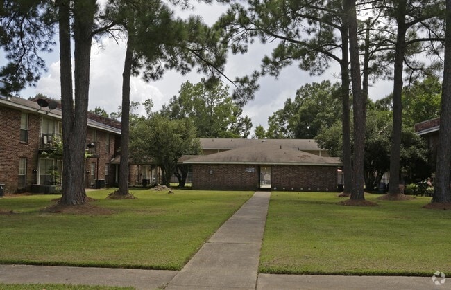 Gonzales Gardens, Gonzales, LA 70737 - photo 2