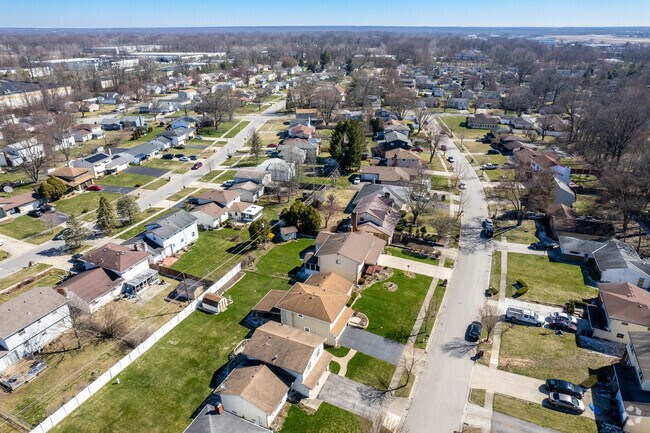 Older Ranchers and split-level homes are abundant in Cumberland Ridge.