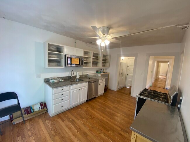 21 Fairfield St unit 6, Cambridge, MA 02140 - photo 3