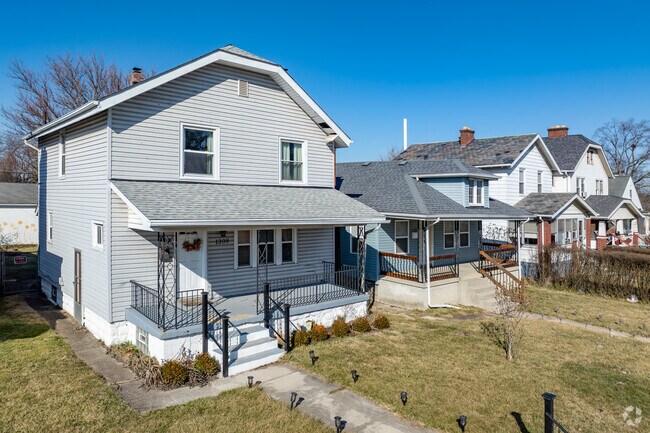 Homebuyers looking into Deshler Park can expect a price range from $145,000 to $340,000.