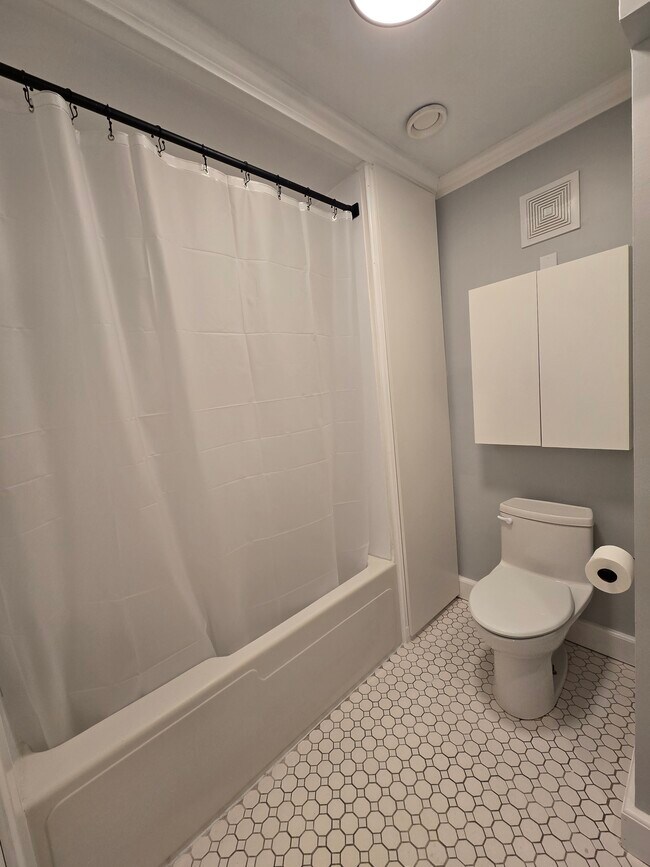 1104 Pine St unit 1, Philadelphia, PA 19107 - photo 7