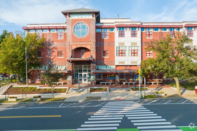 The West Somerville Neighborhood School has an overall B grade on Niche.