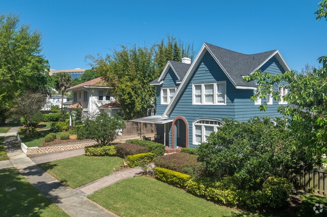 Delaney Park is known for it's vibrant streets and cololrful landscaping.