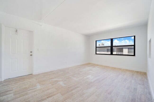 Three Kings on 135th, North Miami, FL 33161 - photo 5